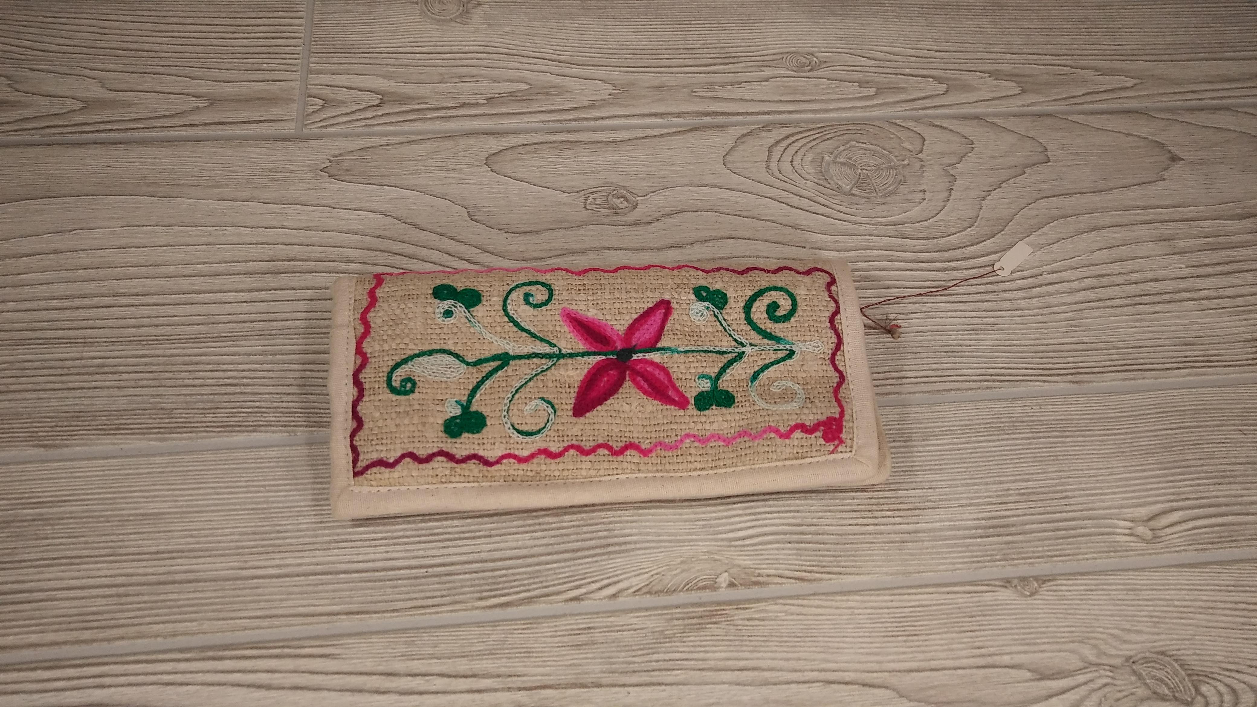 Hemp Wallets With Embroidery